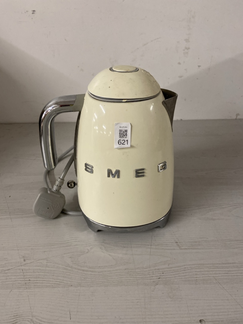 Lot 621  
            Nottingham SR3 - Delivery Only 

                
SMEG KETTLE