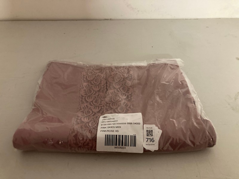 Lot 716  
            Nottingham SR3 - Delivery Only 

                
PINK SKIES MIDI DRESS IN PINK SIZE: XS ORIGINAL RRP £188