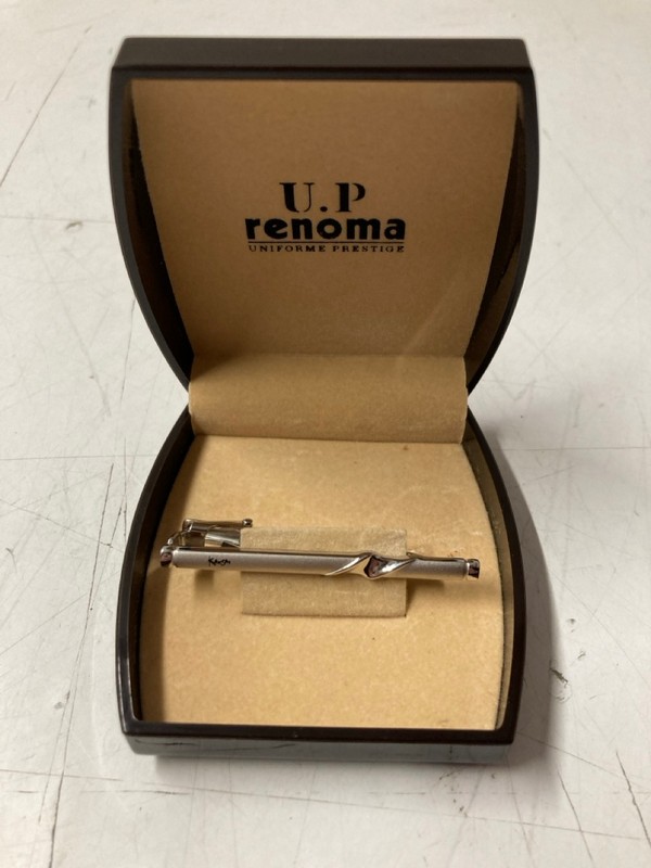 Lot 79  
            Nottingham SR3 - Delivery Only 

                
UP RENOMA SILVERTONE TIE CLIP