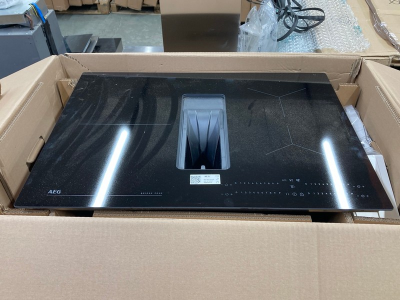 Lot 100  
            Nottingham SR4 - Delivery Or Collection 

                
AEG INDUCTION EXTRACTOR HOB MODEL: TCH74B01CB