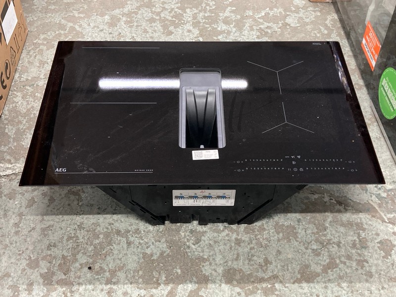 Lot 104  
            Nottingham SR4 - Delivery Or Collection 

                
AEG EXTRACTOR VENTING HOB MODEL: TH84CB03FB (CHIPPED GLASS)