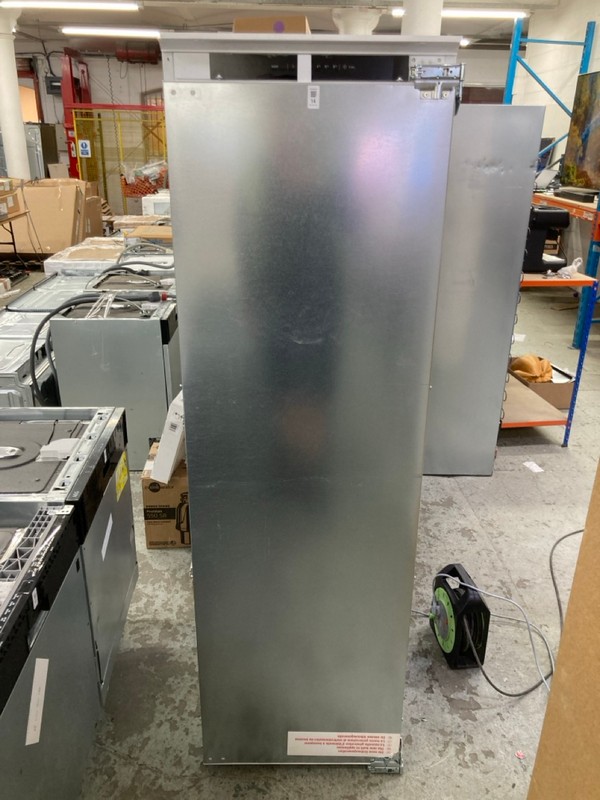 Lot 14  
            Nottingham SR4 - Delivery Or Collection 

                
BOSCH INTEGRATED TALL FRIDGE MODEL: KIR81VFE0G