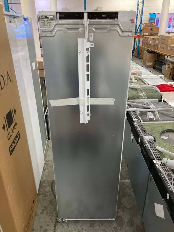 Lot 15  
            Nottingham SR4 - Delivery Or Collection 

                
NEFF INTEGRATED TALL FREEZER MODEL: GI7812EE0G