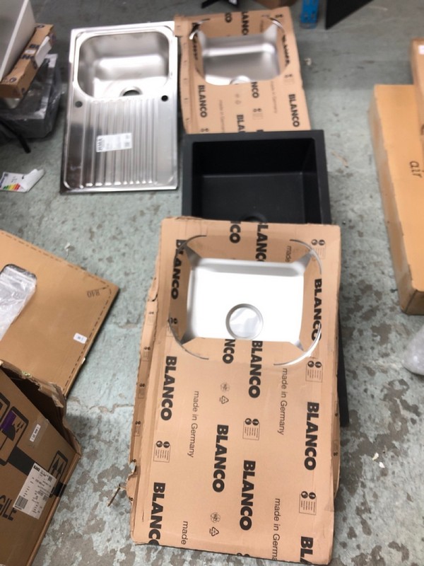 Lot 190  
            Nottingham SR4 - Delivery Or Collection 

                
2 X KITCHEN SINKS TO INC BLANCO