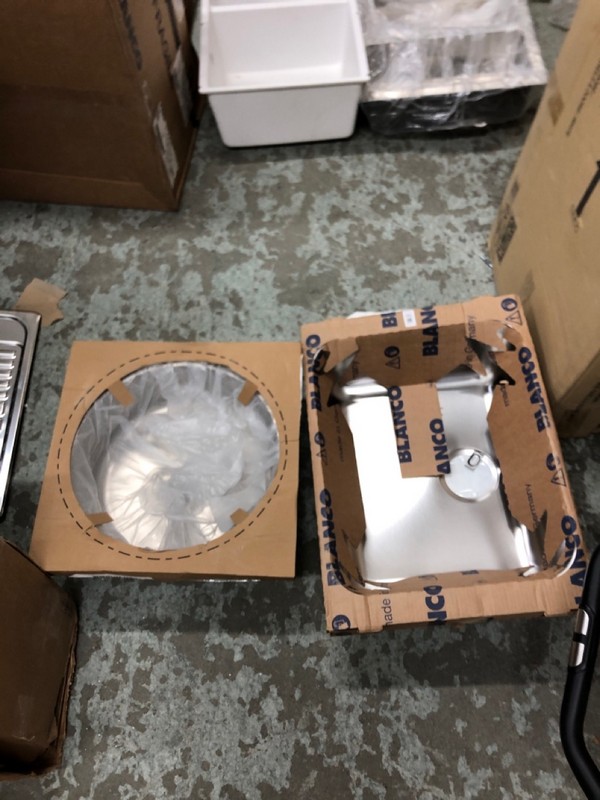 Lot 191  
            Nottingham SR4 - Delivery Or Collection 

                
QTY OF SINKS TO INC BLANCO ECUADOR SINK