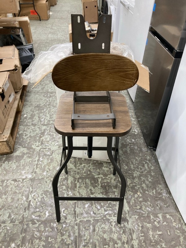 Lot 194  
            Nottingham SR4 - Delivery Or Collection 

                
LAMBORO BOLZANO BAR STOOL