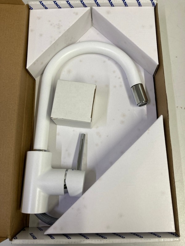 Lot 212  
            Nottingham SR4 - Delivery Or Collection 

                
BLANCO MIDA HD TAP