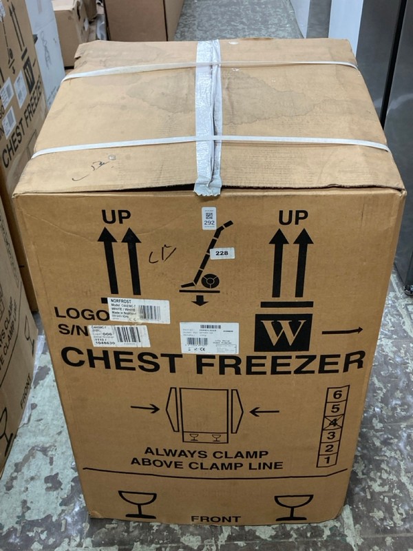 Lot 292  
            Nottingham SR4 - Delivery Or Collection 

                
NORFROST 99L CHEST FREEZER MODEL: C4AEWC RRP £174