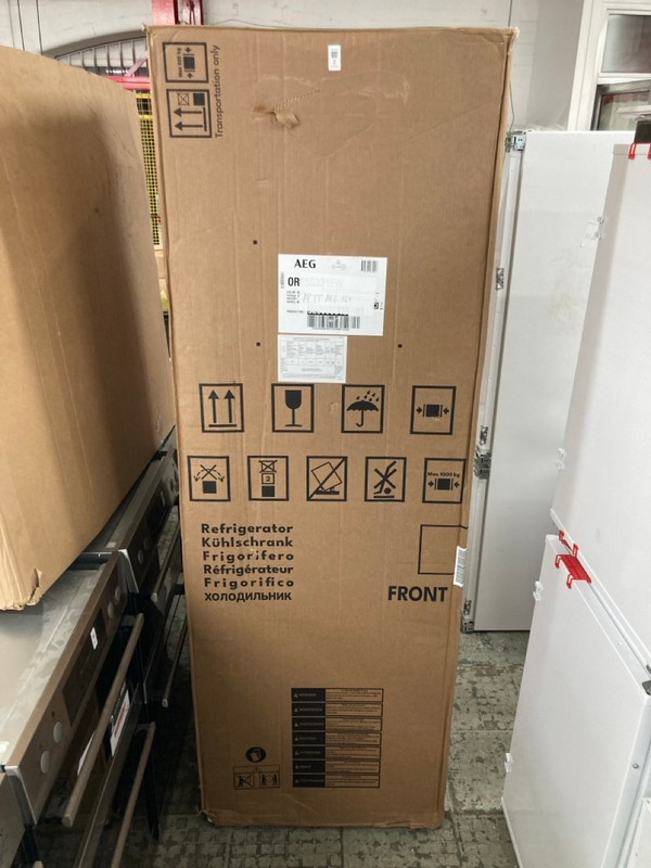 Lot 2  
            Nottingham SR4 - Delivery Or Collection 

                
AEG FRIDGE FREEZER MODEL: ORC5S331EW