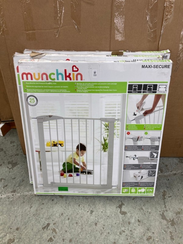 Lot 398  
            Nottingham SR4 - Delivery Or Collection 

                
3 X MUNCHKIN SAFETY GATES