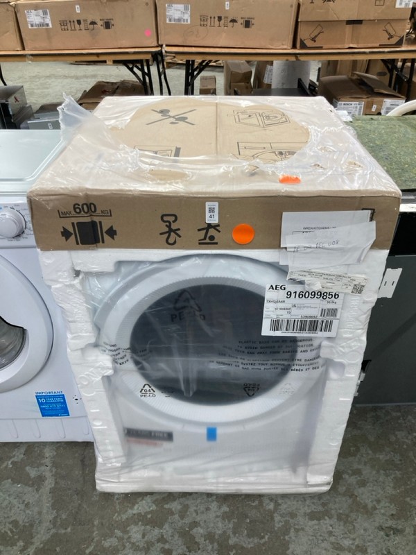 Lot 41  
            Nottingham SR4 - Delivery Or Collection 

                
AEG 8KG HEAT PUMP DRYER MODEL: TXH508A4R