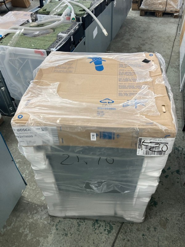 Lot 44  
            Nottingham SR4 - Delivery Or Collection 

                
BOSCH INTEGRATED DISHWASHER MODEL: SMV2HTX02G