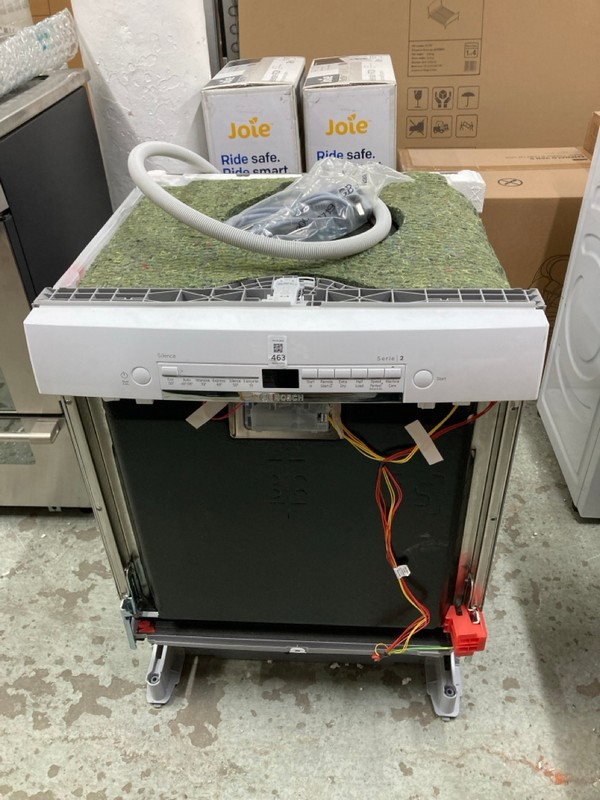 Lot 463  
            Nottingham SR4 - Delivery Or Collection 

                
BOSCH INTEGRATED DISHWASHER MODEL: SMS2HVW67G/69 (MISSING DOOR)