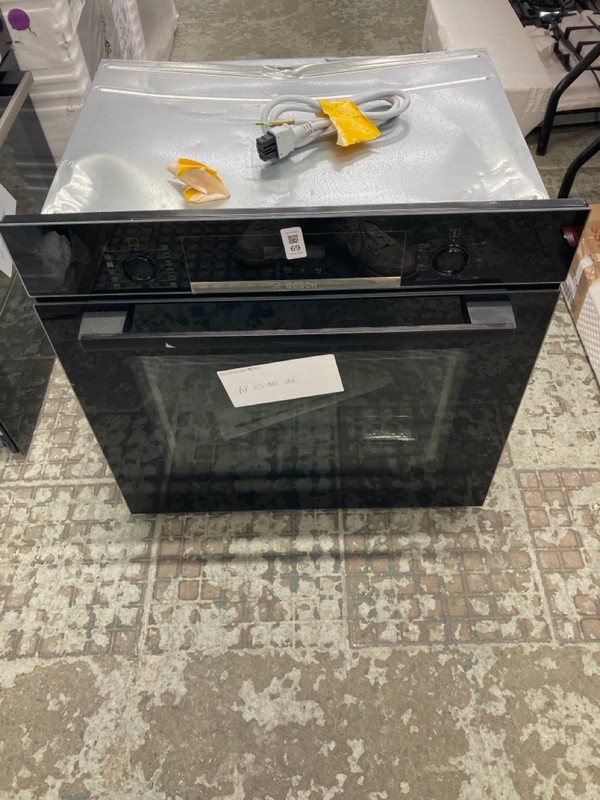 Lot 69  
            Nottingham SR4 - Delivery Or Collection 

                
BOSCH BUILT IN SINGLE OVEN MODEL: HQA574BB3B