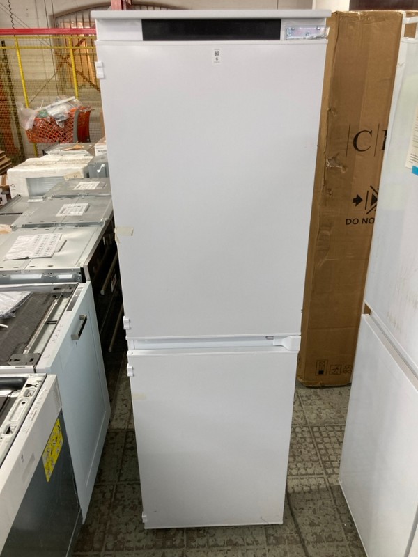 Lot 6  
            Nottingham SR4 - Delivery Or Collection 

                
CDA INTEGRATED FRIDGE FREEZER MODEL: FW925/2