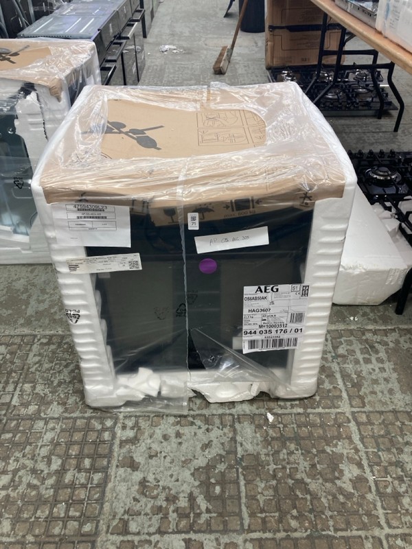 Lot 71  
            Nottingham SR4 - Delivery Or Collection 

                
AEG BUILT IN SINGLE OVEN MODEL: OS6AB50AK