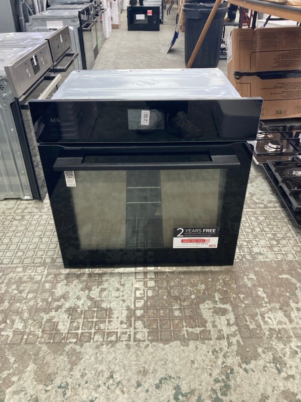 Lot 74  
            Nottingham SR4 - Delivery Or Collection 

                
AEG BUILT IN SINGLE OVEN MODEL: NBE7P731AB