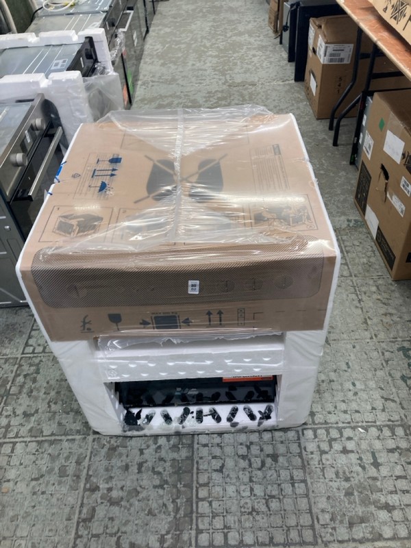 Lot 82  
            Nottingham SR4 - Delivery Or Collection 

                
HOTPOINT BUILT IN SINGLE OVEN MODEL: HOI4S8PM0BUK (SMASHED GLASS)