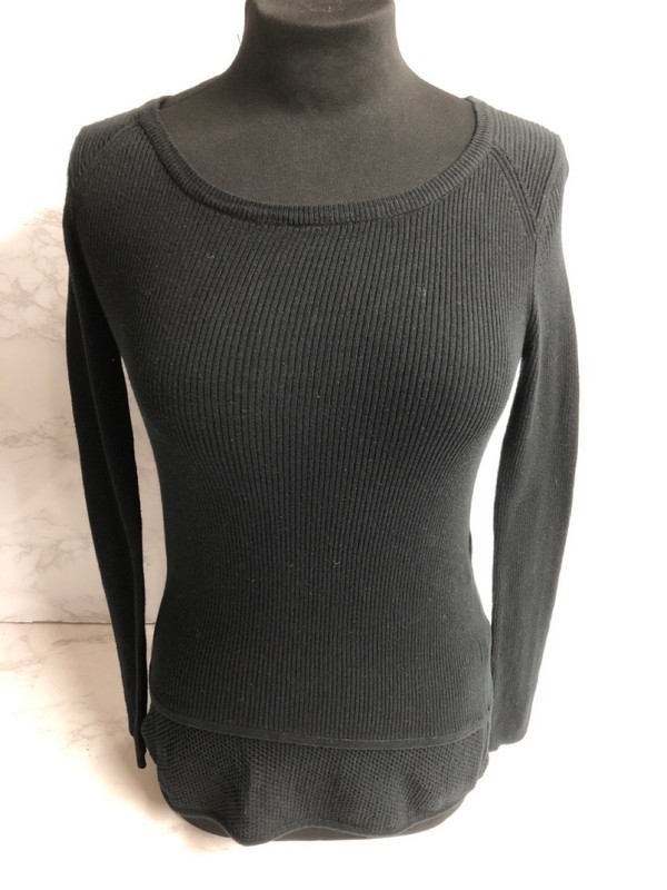 Lot 102  
            Nottingham SR5 - Delivery Only 

                
SANDRO PARIS MESH CUT-OUT KNIT TOP IN BLACK COTTON SIZE:S RRP:£141