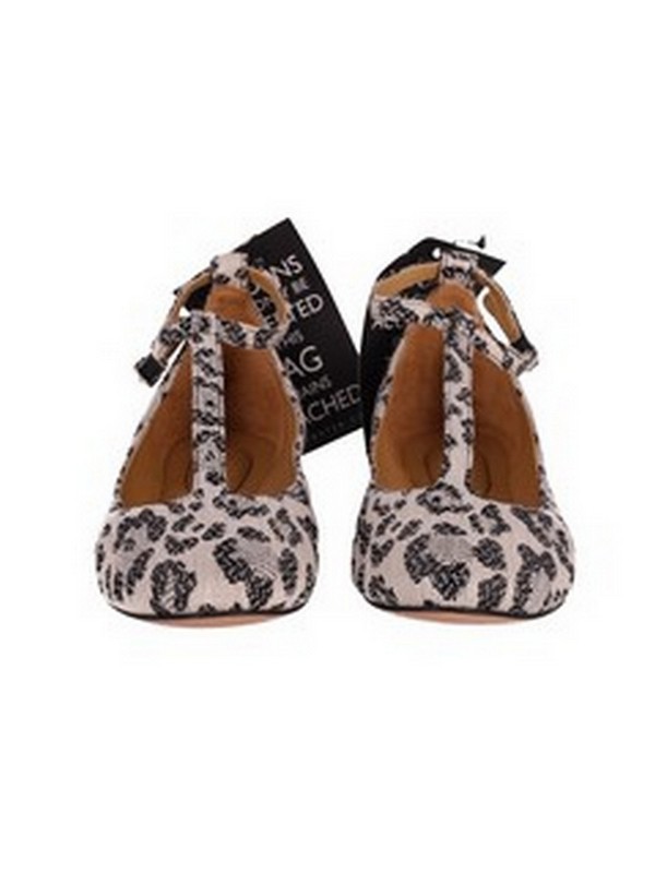 Lot 10  
            Nottingham SR5 - Delivery Only 

                
CHLOE LEOPARD PRINT T-STRAP FLATS IN MULTICOLOR CANVAS SIZE:EU/36.5 RRP:£270