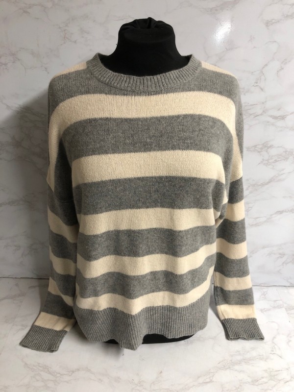 Lot 111  
            Nottingham SR5 - Delivery Only 

                
THEORY KARENIA STRIPED SWEATER IN GREY AND CREAM CASHMERE SIZE:S RRP:£327