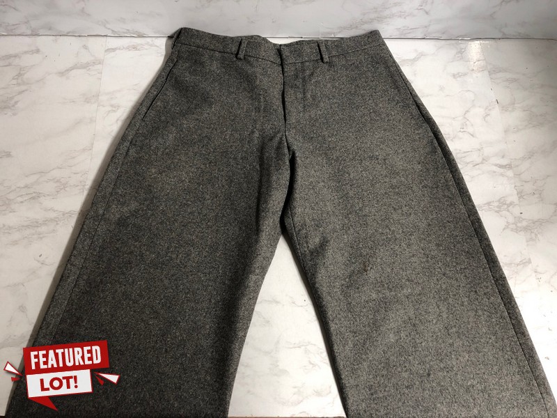 Lot 112  
            Nottingham SR5 - Delivery Only 

                
DIOR STRAIGHT CUT TROUSERS IN GREY WOOL SIZE:US/38 RRP:£1355