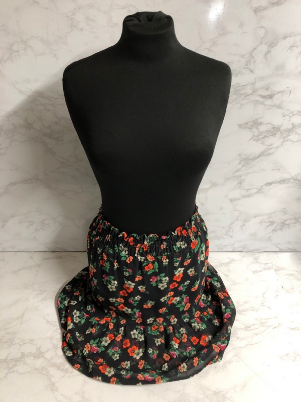 Lot 118  
            Nottingham SR5 - Delivery Only 

                
MAJE FLORAL MINI SKIRT IN BLACK PRINT SILK SIZE:S RRP:£192