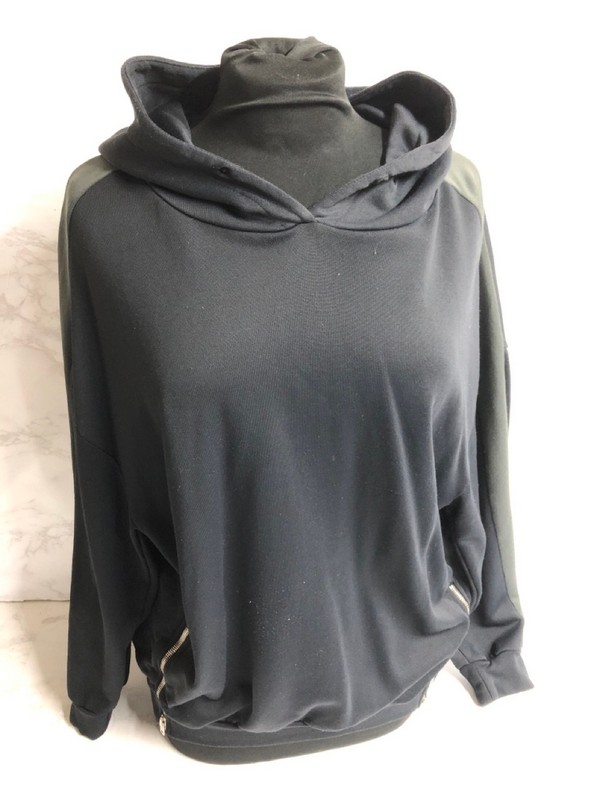 Lot 126  
            Nottingham SR5 - Delivery Only 

                
IRO ZIPPER DETAIL HOODIE IN NAVY BLUE POLYAMIDE SIZE:XS RRP:£240