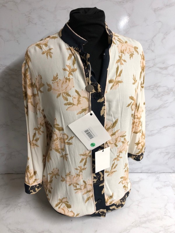 Lot 130  
            Nottingham SR5 - Delivery Only 

                
GANNI ST.PIERRE FLORAL PRINT BLOUSE IN MULTICOLOR VISCOSE SIZE:US/6 RRP:£128