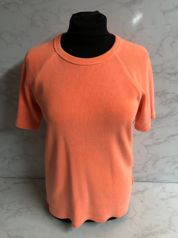Lot 146  
            Nottingham SR5 - Delivery Only 

                
VICTORIA BECKHAM RIBBED KNIT T-SHIRT IN CORAL ORANGE COTTON SIZE:S RRP:£140