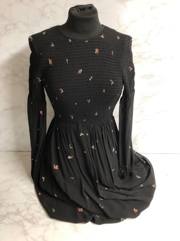 Lot 159  
            Nottingham SR5 - Delivery Only 

                
GANNI SHIRRED GEORGETTE MIDI DRESS IN FLORAL-PRINT VISCOSE SIZE:EU/32 RRP:£234