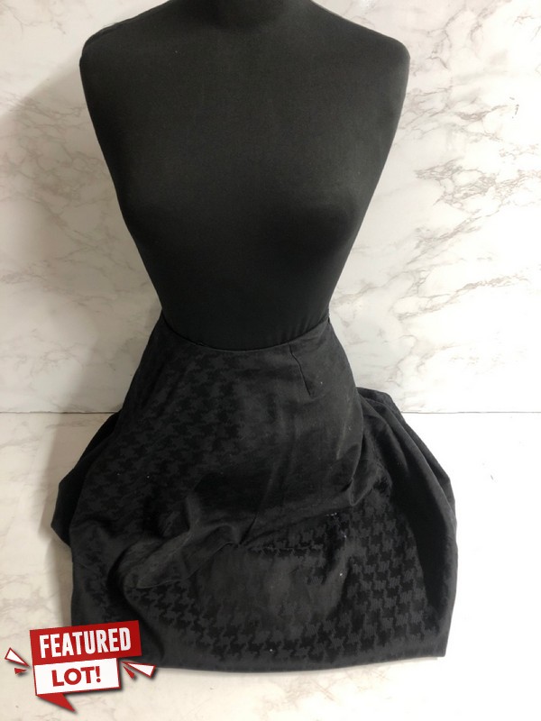 Lot 172  
            Nottingham SR5 - Delivery Only 

                
STELLA MCCARTNEY JACQUARD HOUNDSTOOTH ASYMMETRICAL SKIRT IN BLACK COTTON SIZE:IT/...