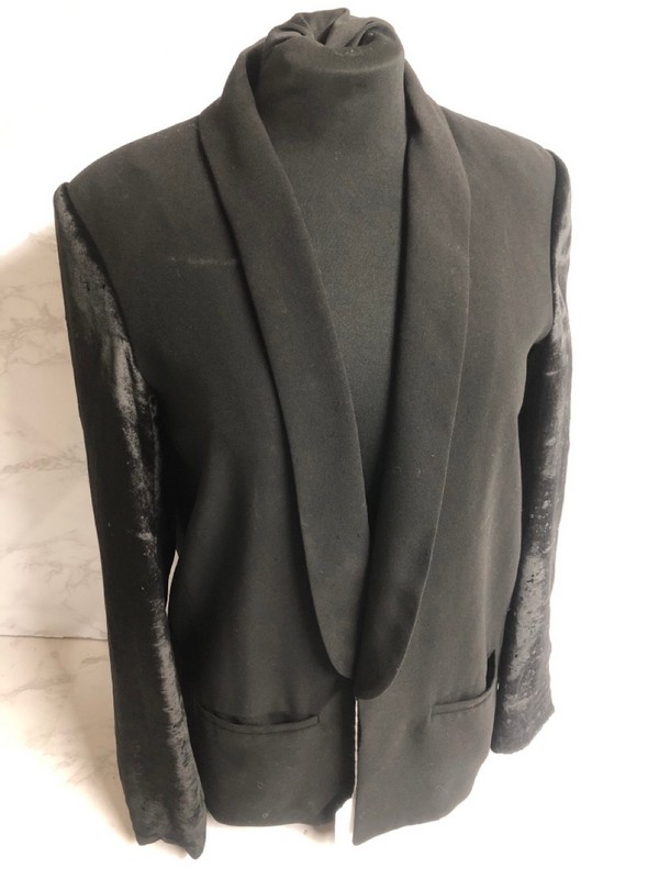 Lot 176  
            Nottingham SR5 - Delivery Only 

                
MAJE VELVET SLEEVE BLAZER IN BLACK ACETATE SIZE:FR/36 RRP:£405