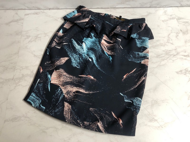 Lot 182  
            Nottingham SR5 - Delivery Only 

                
MAJE PRINTED PEPLUM PENCIL SKIRT IN MULTICOLOR POLYESTER SIZE:S RRP:£358