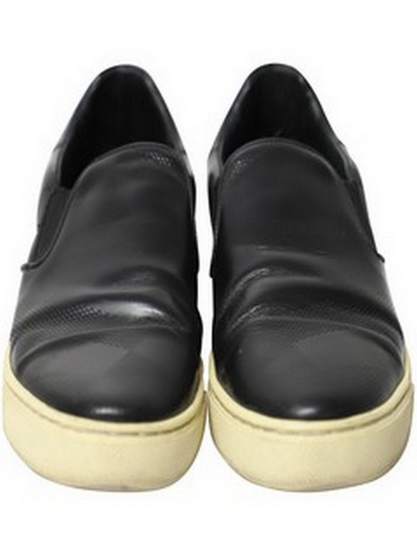 Lot 18  
            Nottingham SR5 - Delivery Only 

                
BURBERRY SNEAKERS IN BLACK LEATHER SIZE:US/6 RRP:£295