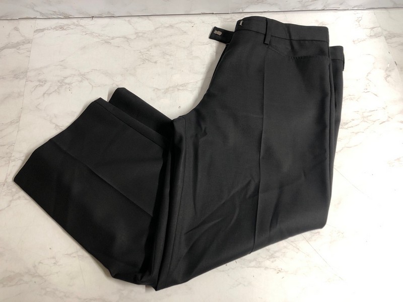 Lot 196  
            Nottingham SR5 - Delivery Only 

                
ISABEL MARANT ETOILE TROUSERS IN BLACK WOOL SIZE:EU/42 RRP:£245