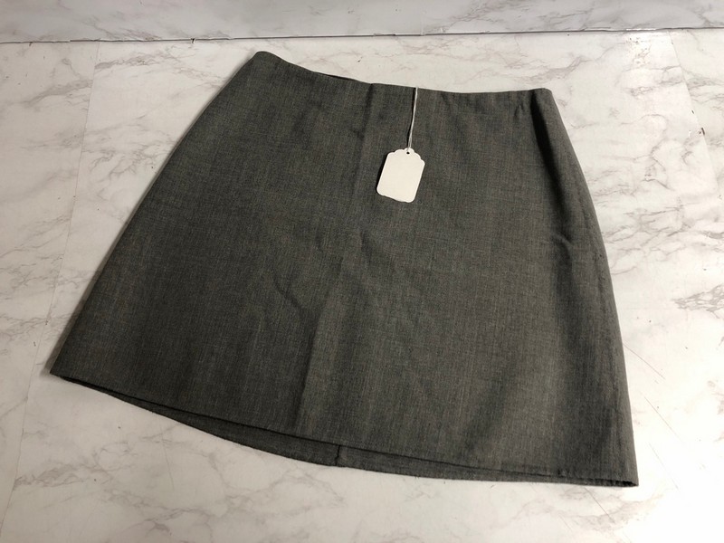 Lot 211  
            Nottingham SR5 - Delivery Only 

                
THEORY PENCIL SKIRT IN GREY WOOL SIZE:US8 RRP:£150