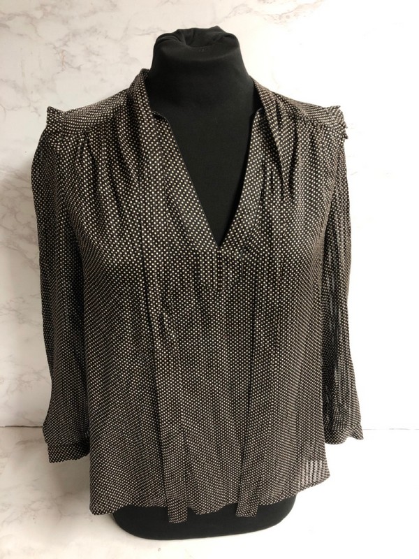 Lot 217  
            Nottingham SR5 - Delivery Only 

                
MARC BY MARC JACOBS POLKA DOT PUSSY BOW BLOUSE IN BLACK SILK SIZE: US/4 RRP:£351