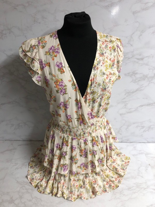 Lot 219  
            Nottingham SR5 - Delivery Only 

                
ALICE + OLIVIA LAYERED PLAYSUIT IN FLORAL PRINT VISCOSE SIZE: FR/38 RRP:£330