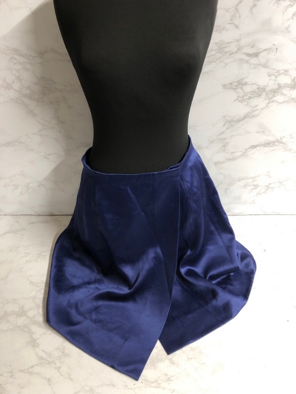 Lot 223  
            Nottingham SR5 - Delivery Only 

                
DIANE VON FURSTENBERG WRAP STYLE SKIRT IN ROYAL BLUE ACETATE SIZE:M RRP:£256