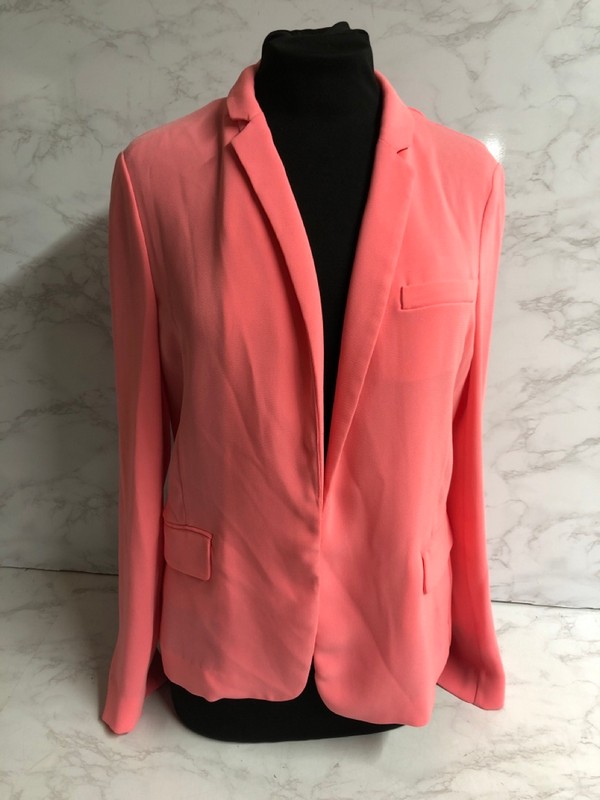 Lot 226  
            Nottingham SR5 - Delivery Only 

                
DIANE VON FURSTENBERG BLAZER JACKET IN PINK WOOL BLEND SIZE:M RRP:£345