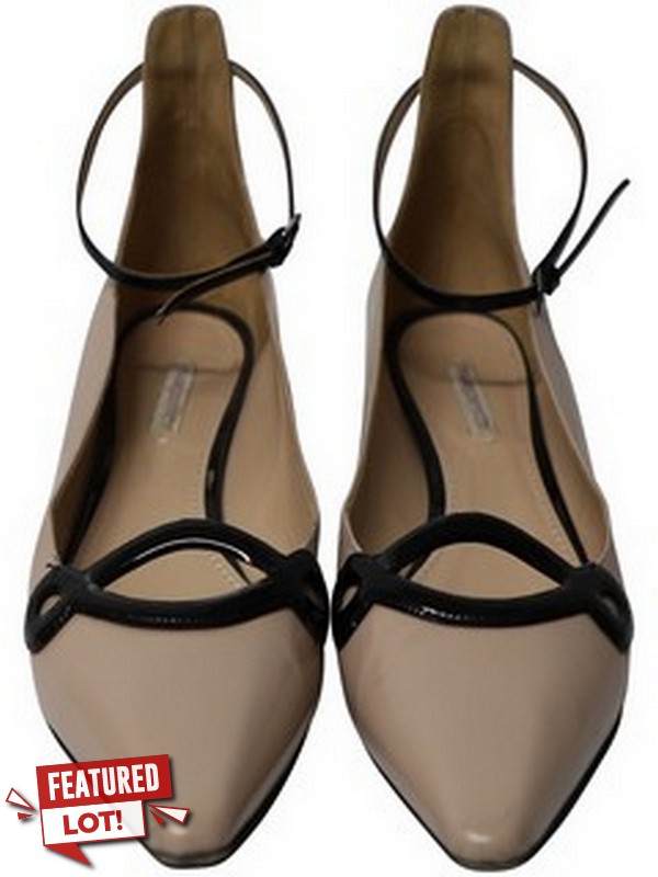 Lot 22  
            Nottingham SR5 - Delivery Only 

                
FABRIZIO VITI CUT OUT BALLET FLATS IN PINK PATENT LEATHER SIZE:EU 38.5 RRP:£760