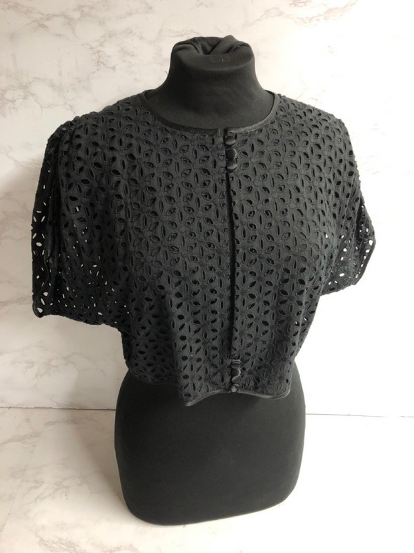 Lot 230  
            Nottingham SR5 - Delivery Only 

                
ANNA SUI LACE TOP IN BLACK SILK SIZE:US/10 RRP:£233
