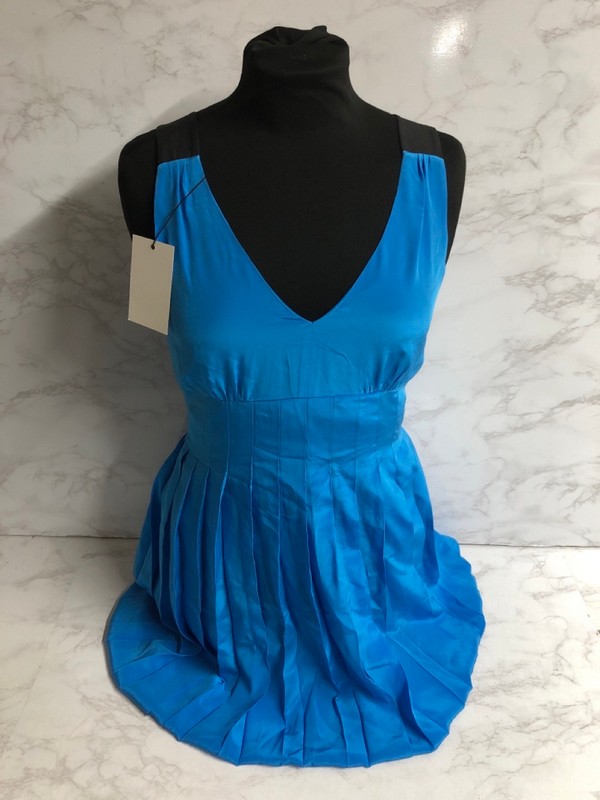 Lot 239  
            Nottingham SR5 - Delivery Only 

                
MARC BY MARC JACOBS FRANCES PLEATED SLEEVELESS DRESS IN BLUE SILK SIZE:U2/2 RRP:£305