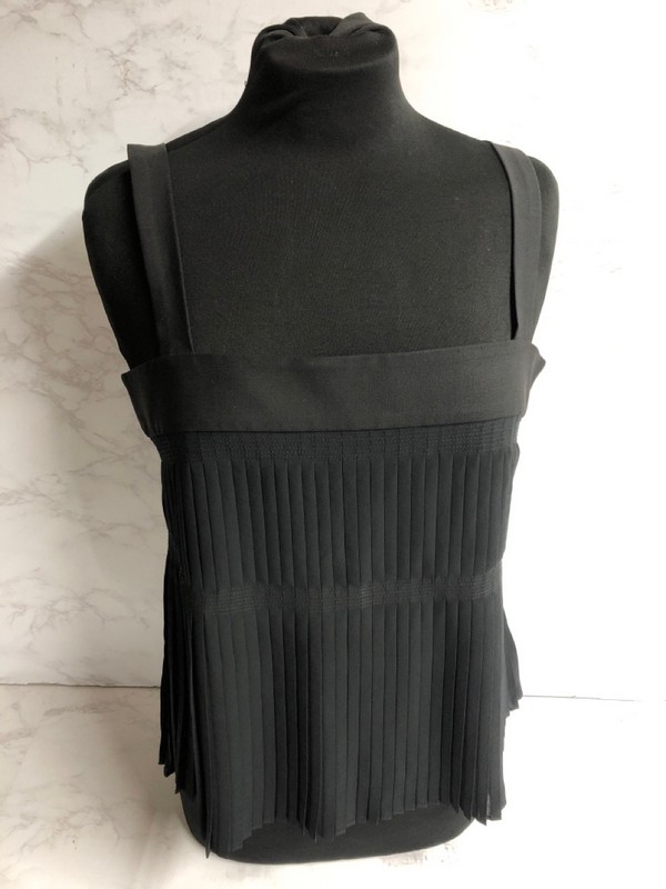 Lot 247  
            Nottingham SR5 - Delivery Only 

                
THEORY PLEATED STRAP TOP IN POLYESTER SIZE:S RRP:£187