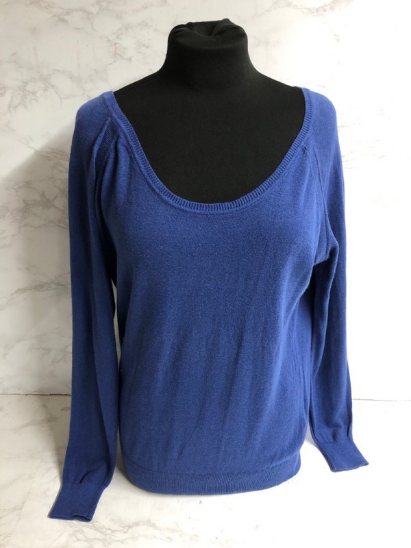 Lot 249  
            Nottingham SR5 - Delivery Only 

                
SANDRO PARIS OPEN BACK SWEATER WITH BOWS IN BLUE COTTON SIZE:M RRP:£210