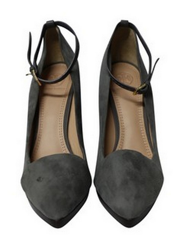 Lot 24  
            Nottingham SR5 - Delivery Only 

                
TORY BURCH BLOCK HEEL PUMPS IN GREY SUEDE SIZE:US/9 RRP:£315