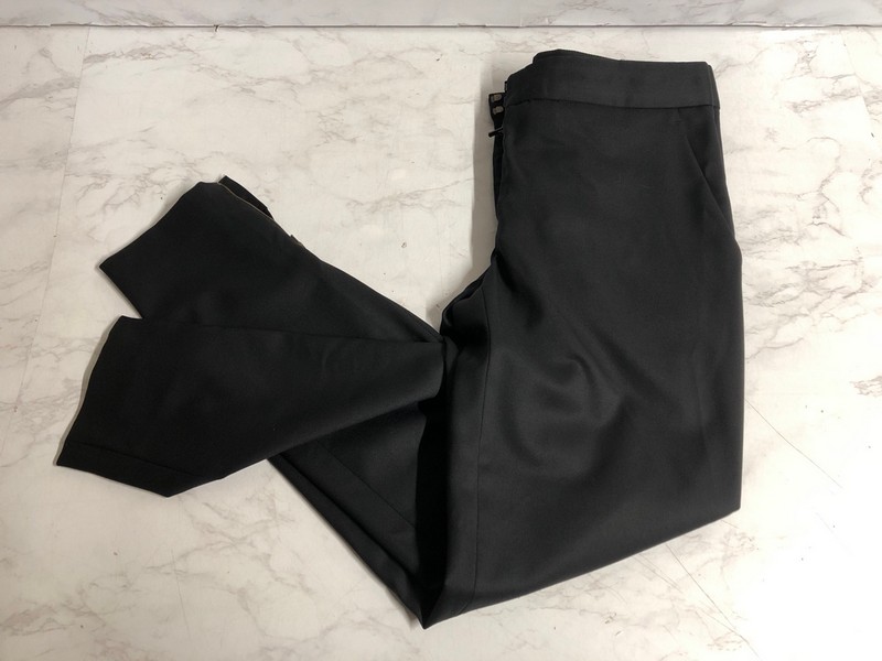 Lot 261  
            Nottingham SR5 - Delivery Only 

                
STELLA MCCARTNEY STRAIGHT-LEG TROUSERS IN BLACK WOOL SIZE:IT/38 RRP:£360