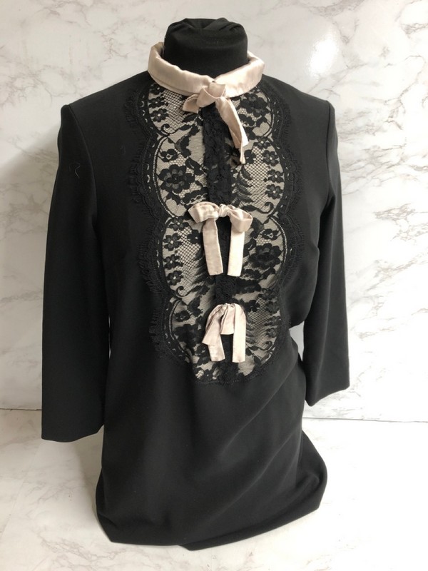 Lot 263  
            Nottingham SR5 - Delivery Only 

                
SANDRO PARIS LACE INSET BOW COLLAR DRESS IN BLACK POLYESTER SIZE:S RRP:£235