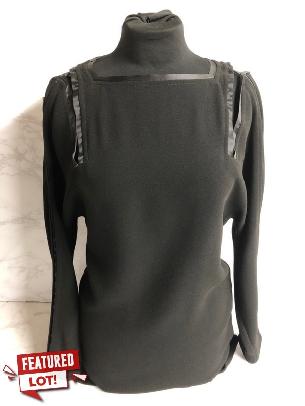 Lot 265  
            Nottingham SR5 - Delivery Only 

                
JEAN PAUL GAULTIER SHOULDER CUTOUT DRESS IN BLACK TRIACETATE SIZE:S RRP:£800